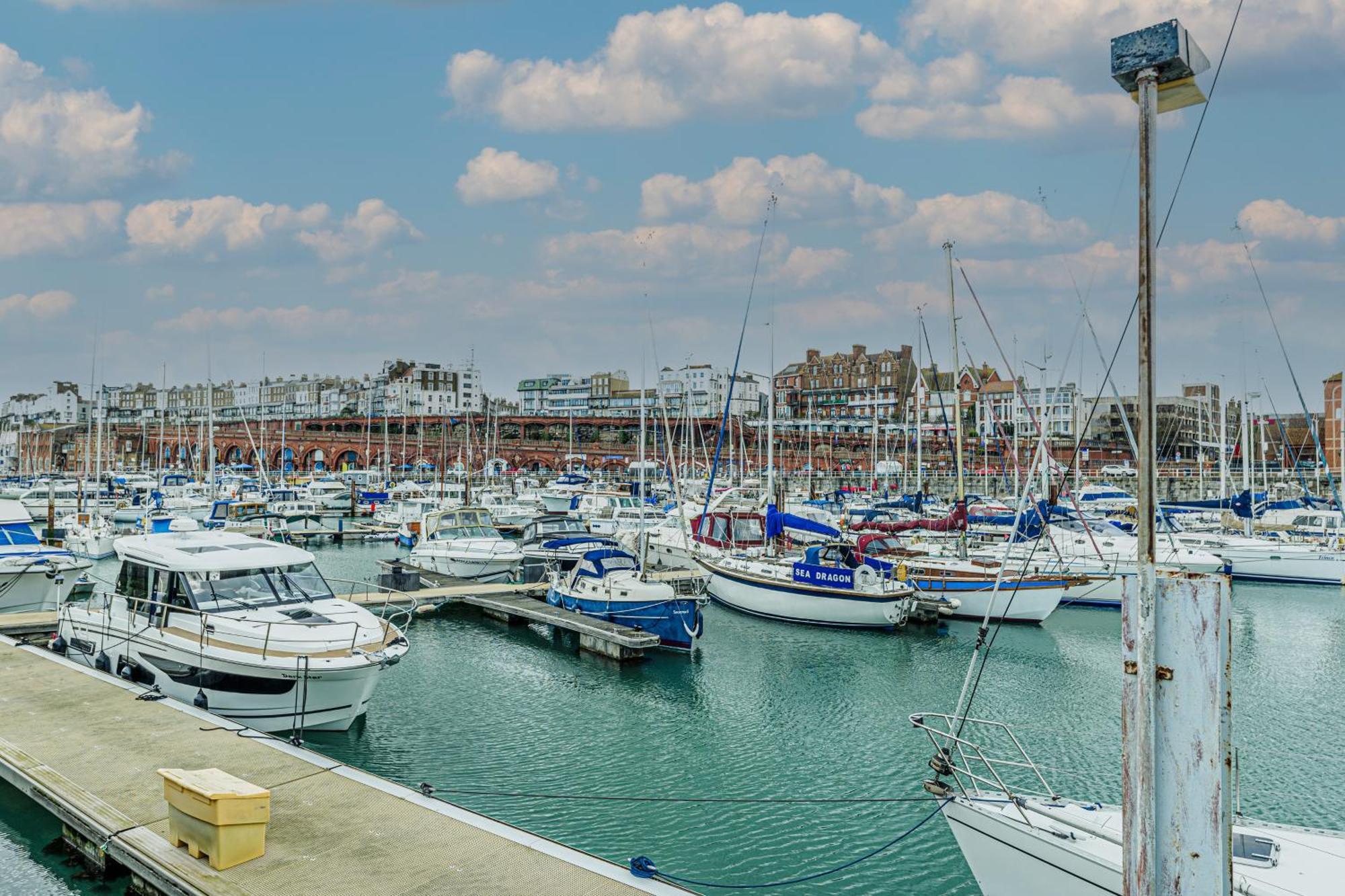 Modern Apartments In Vibrant Ramsgate Extérieur photo